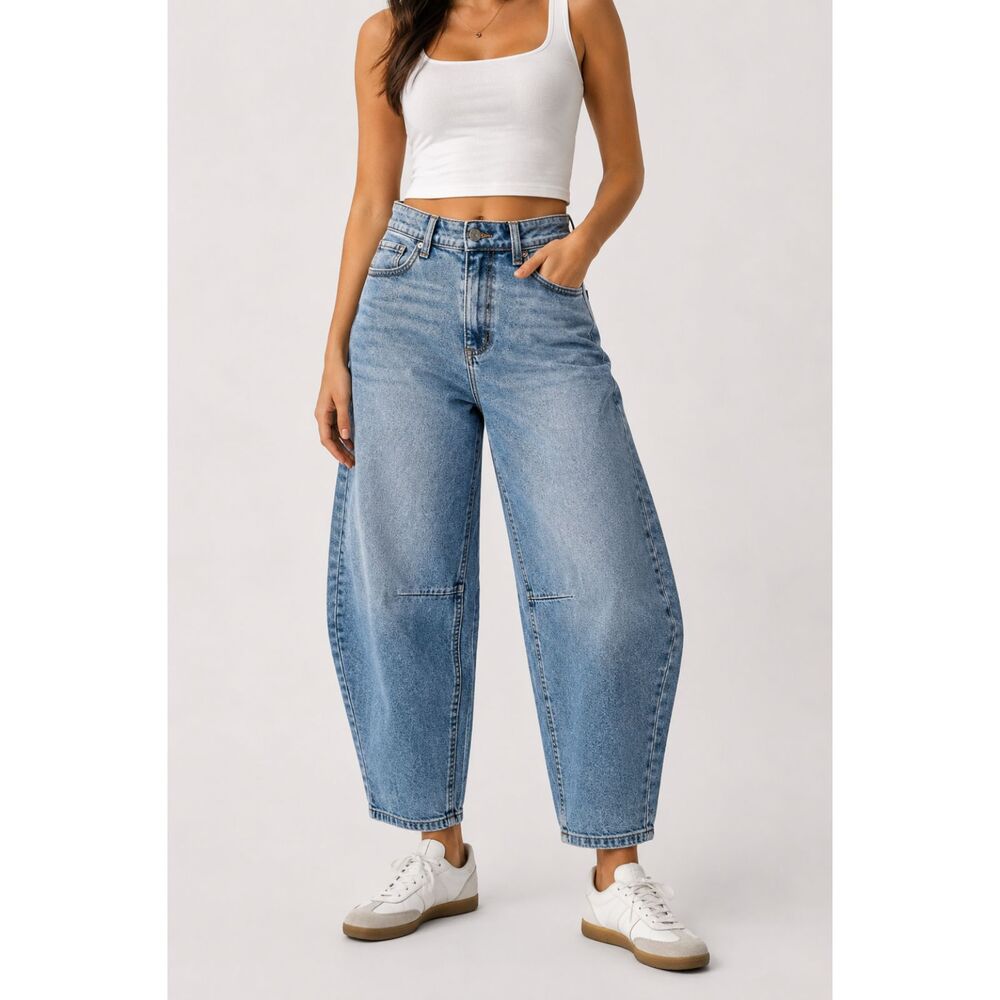 Celebrity Pink Women’s 7/28 High Rise Barrel Jeans Light Wash Baggy Curved Leg